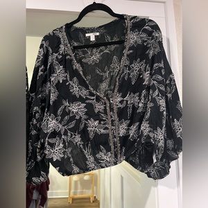 Amuse society black cropped shirt. Detailed beaded neck line. Great condition.